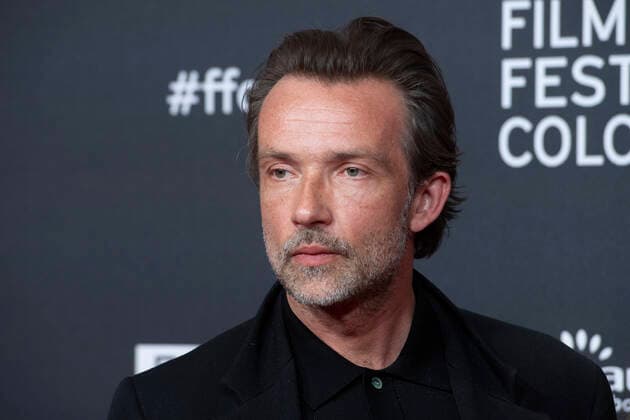 Schauspieler Lukas GREGOROWICZ, Portraet, Porträt, Portrait, Angeschnittenes Einzelbild, Einzelmotiv, Filmpremiere ,,DIE ZUKUNFT IST EIN EINSAMER ORT,, beim Film Festival Cologne in Koeln, 27.10.2021. *** Actor Lukas GREGOROWICZ, portrait, portrait, single image, single subject, film premiere ,,THE FUTURE IS A SINGLE PLACE,, at the Film Festival Cologne in Cologne, 27 10 2021
