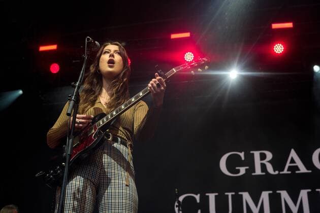 PLAY ON VICTORIA CONCERT, Grace Cummings and her band perform during Play On Victoria Sidney Myer Music Bowl in Melbourne, Saturday, October 30, 2021. Play On Victoria, a COVIDSafe Test Event for close to 4,000 people, is the first major gathering in Victoria off the back of lockdown ending. ( NO ARCHIVING, EDITORIAL USE ONLY, NO USE IN BOOKS WITHOUT CONSENT MELBOURNE VICTORIA AUSTRALIA  Copyright: xLUISxASCUIx 20211030001590982927