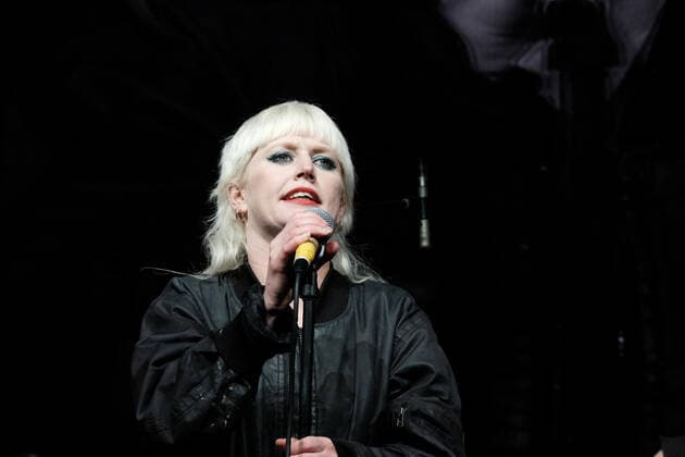 PLAY ON VICTORIA CONCERT, Amyl & The Sniffers perform during Play On Victoria at the Sidney Myer Music Bowl in Melbourne, Saturday, October 30, 2021. Play On Victoria, a COVIDSafe Test Event for close to 4,000 people, is the first major gathering in Victoria off the back of lockdown ending. ( NO ARCHIVING, EDITORIAL USE ONLY, NO USE IN BOOKS WITHOUT CONSENT MELBOURNE VICTORIA AUSTRALIA  Copyright: xLUISxASCUIx 20211030001591009537