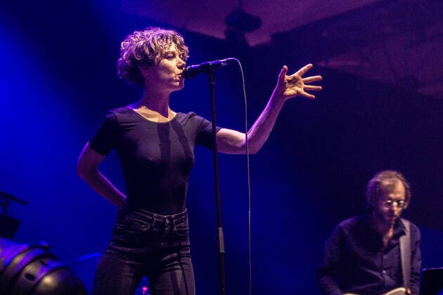 October 30, 2021, London, England, United Kingdom: Alexandra Palace, London, UK, 30th October 2021. Christine, singer of the German indie-pop band Hope, performs its supporting gig to the Bauhaus. London United Kingdom - ZUMAm203 20211030_zip_m203_029 Copyright: xSabrinaxMerollax