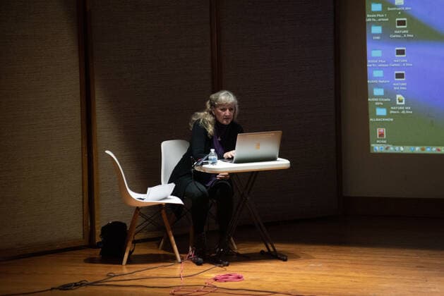 October 31, 2021: Carol Guzy, war photographer, during her presentation From wars to Gardens of wonders: diary of pandemics at the international photography festival Mirar distinto , in Xalapa, Mexico - ZUMAqp1_ 20211031_zip_qp1_003 Copyright: xHectorxAdolfoxQuintanarxPerezx