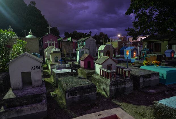 All Saints Day Celebrations In Playa Del Carmen A general view of graves in the municipal cemetery of Playa del Carmen. All Saints Day in Mexico coincides with the first day of the Day of the Dead (Dia de Muertos) celebration. It commemorates children who have died (Dia de los Inocentes) and the second day celebrates all deceased adults. In 2008, the tradition was inscribed in the Representative List of the Intangible Cultural Heritage of Humanity by UNESCO. On Monday, 1 November 2021, in Playa Del Carmen, Quintana Roo, Mexico. Playa Del Carmen Mexico  Copyright: xArturxWidakx widak-allsaint211101_npAOb