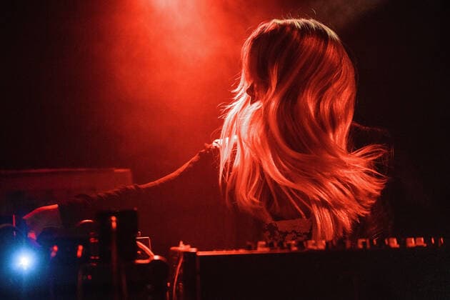 Bada Copenhagen, Denmark. 28th, October 2021. The Swedish noise and psych rock band Bada performs a live concert at Stengade in Copenhagen. Here guest musician Anna Von Hauswolff is seen live on stage. Copenhagen Denmark  Copyright: xGonzalesxPhoto PeterxTroestx