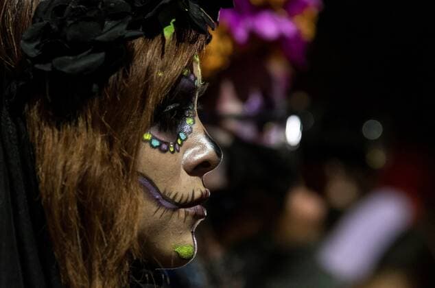 Women characterized as catrinas participate in a silent procession and an offering for the traditional Day of the Dead to remember the victims of femicide, in the city of Saltillo, Coahuila state, Mexico, 02 November 2021. Through a silent procession and an offering for the traditional Day of the Dead, collectives remembered the victims of femicide in their day. Procession of catrinas remember victims of femicide in Mexico !ACHTUNG: NUR REDAKTIONELLE NUTZUNG!  Copyright: xMiguelxSierrax MEX6000 20211103-6c97228c32104fcad89f41a8d6bab1d0c4bced43