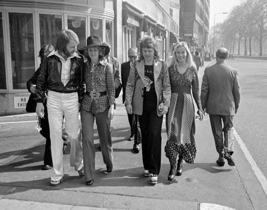Swedish pop group ABBA in London after winning the Eurovision Song Contest in Brighton, England, in April, 1974. From left Benny Andersson, Anni-Frid Lyngstad , Björn Ulvaeus and Agnetha Fältskog. LONDON UNITED KINGDOM x3012x *** Swedish pop group ABBA in London after winning the Eurovision Song Contest in Brighton, England, in April, 1974 From left Benny Andersson, Anni Frid Lyngstad , Björn Ulvaeus and Agnetha Fältskog LONDON UNITED KINGDOM x3012x,  Copyright: xLennartxEdling KB TTx ABBA AFTER EUROVISION 1974