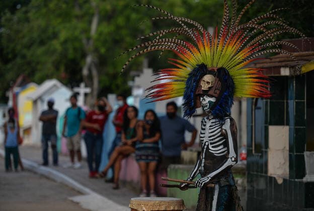 Day Of The Dead In Playa Del Carmen A show by a local folk group related to the Day of the Dead (in Spanish: Dia de Muertos) in the municipal cemetery of Playa del Carmen. All Saints Day in Mexico coincides with the first day of the Day of the Dead (Dia de Muertos) celebration. It commemorates children who have died (Dia de los Inocentes) and the second day celebrates all deceased adults. In 2008, the tradition was inscribed in the Representative List of the Intangible Cultural Heritage of Humanity by UNESCO. On Tuesday, 2 November 2021, in Playa Del Carmen, Quintana Roo, Mexico. Playa Del Carmen Mexico  Copyright: xArturxWidakx widak-dayofthe211102_npo0q