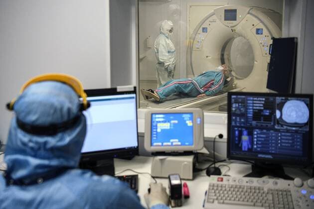 Russia Coronavirus Treatment 6688003 03.11.2021 A person undergoes MRI scanning at Moscow City Clinical Hospital No 15, where COVID-19 patients receive treatment, in Moscow, Russia. Evgeny Odinokov Sputnik Moscow Russia  Copyright: xEvgenyxOdinokovx