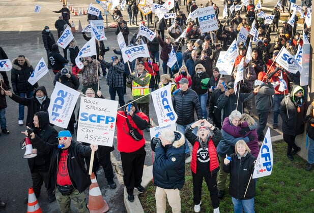 November 3, 2021, Laval, PQ, Canada: Laval bus drivers demonstrate in front of the head office as they hold a one day strike to press lagging contract talks Wednesday, November 3, 2021 in Laval, Quebec. Laval Canada  - ZUMAc35_ 20211103_zaf_c35_022 Copyright: xRyanxRemiorzx