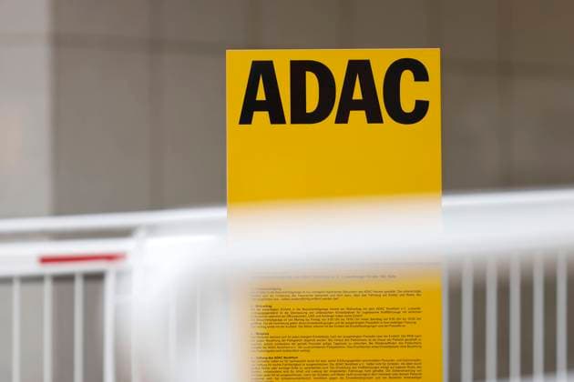 ADAC logo on a house in Cologne Theme picture, symbol picture Cologne, 31 10 2021 Foto:xC.xHardtx xFuturexImage