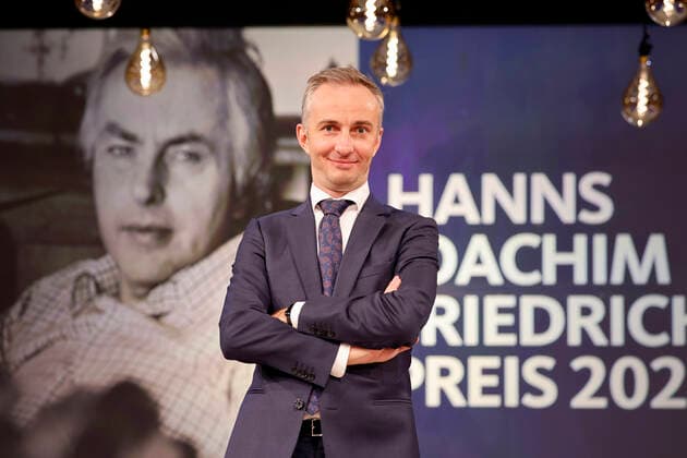 Jan Böhmermann at the award ceremony of the Hanns Joachim Friedrichs Prize 2021 at the WDR Funkhaus Cologne, 04 11 2021 Foto:xC.xHardtx xFuturexImage