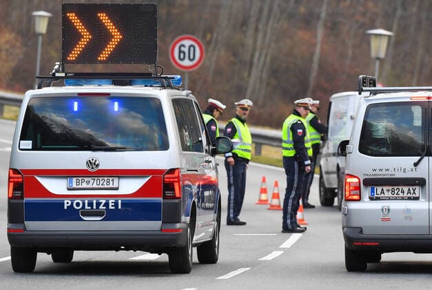 * OUT of AUT - Keine Weitergabe an Drittanbieter