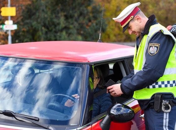 * OUT of AUT - Keine Weitergabe an Drittanbieter