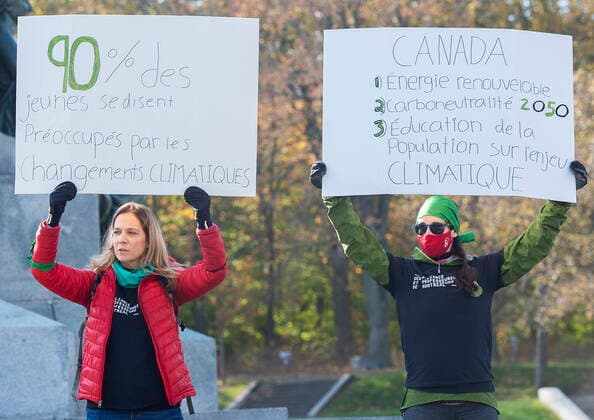 November 6, 2021, Montreal, PQ, Canada: People attend a climate change protest in Montreal, Saturday, Nov. 6, 2021. Montreal Canada  - ZUMAc35_ 20211106_zaf_c35_002 Copyright: xGrahamxHughesx