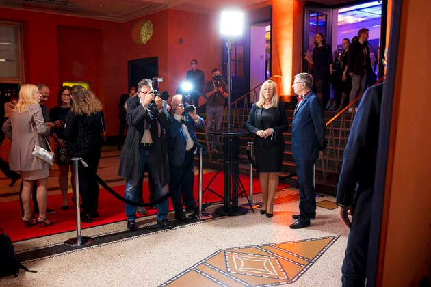 Photographers stand at the red carpet Film Award Night of the Nordic Film Days Lübeck, 06 11 21 Lübeck Schleswig Holstein Germany Copyright: xAgentur54Gradx xFelixxKoenigx