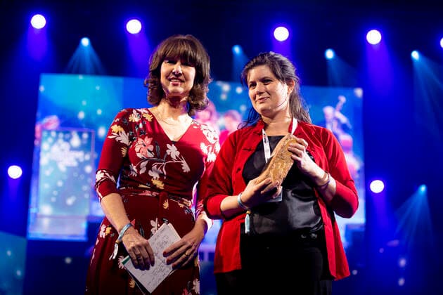 Cinestar Film Award Maya Connors r and Jury Member Brita Dittmann Film Award Night of the Nordic Film Days Lübeck, 06 11 21 Lübeck Schleswig Holstein Germany Copyright: xAgentur54Gradx xFelixxKoenigx