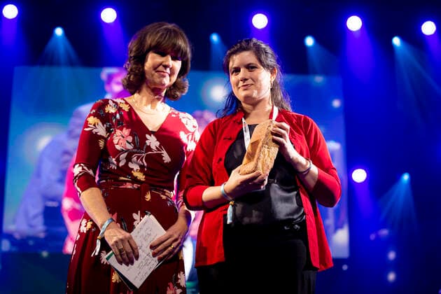 Cinestar Film Award Maya Connors r and Jury Member Brita Dittmann Film Award Night of the Nordic Film Days Lübeck, 06 11 21 Lübeck Schleswig Holstein Germany Copyright: xAgentur54Gradx xFelixxKoenigx
