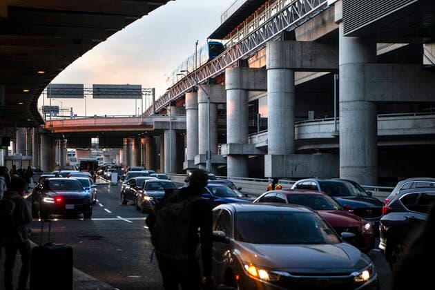 November 7, 2021, TORONTO, ON, CAN: Traffic queues form at Toronto s Pearson airport on Sunday November 7, 2021, as anti-vaccine supporters perform a drive by protest as past of their Jam the airports actions, which targeted several airports in Canada. TORONTO CAN  - ZUMAc35_ 20211107_zaf_c35_043 Copyright: xChrisxYoungx