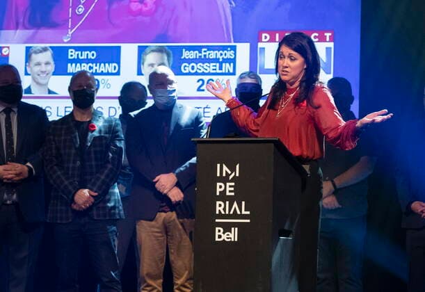 News Themen der Woche KW44 News Bilder des Tages November 7, 2021, QUEBEC, PQ, Canada: Marie-Josee Savard reacts during her speech at her party headquarters, in Quebec City, Sunday, Nov. 7, 2021. Savard had been confirmed elected and as the ballots were still being counted, she came to a tie and fell behind. QUEBEC Canada  - ZUMAc35_ 20211107_zaf_c35_123 Copyright: xJacquesxBoissinotx