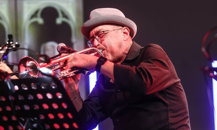 Concert by Dave Douglas @Silent Green, Betonhalle , Jazzfest Berlin Dave Douglas trumpet, vocals, composition, Tomeka Reid cello, vocals Marta Warelis piano, case organ, vocals Berlinde Deman tuba, serpent, vocals Frederik Leroux guitars, oud, banjo, vocals Antoine Pierre drums, electronics