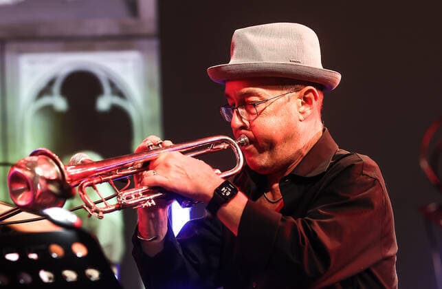 Concert by Dave Douglas @Silent Green, Betonhalle , Jazzfest Berlin Dave Douglas trumpet, vocals, composition, Tomeka Reid cello, vocals Marta Warelis piano, case organ, vocals Berlinde Deman tuba, serpent, vocals Frederik Leroux guitars, oud, banjo, vocals Antoine Pierre drums, electronics