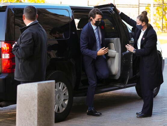 November 8, 2021, Ottawa, ON, Canada: Prime Minister Justin Trudeau arrives on Parliament Hill to attend a Liberal caucus meeting in Ottawa on Monday, Nov. 8, 2021. Ottawa Canada  - ZUMAc35_ 20211108_zaf_c35_008 Copyright: xSeanxKilpatrickx