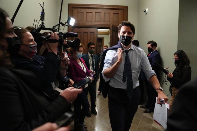 November 8, 2021, Ottawa, ON, Canada: Prime Minister Justin Trudeau leaves a Liberal caucus meeting in Ottawa on Monday, Nov. 8, 2021. Ottawa Canada  - ZUMAc35_ 20211108_zaf_c35_096 Copyright: xSeanxKilpatrickx