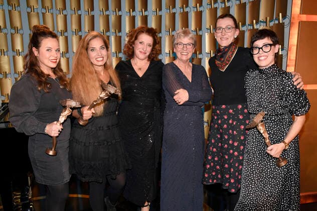 Julia Gamez Martin, Ariane Müller, Luise Kinseher, Gerburg Jahnke, Martina Schwarzmann and Eva Karl Faltermeier at the award ceremony of the Bavarian Cabaret Prize 2021 at the Lustspielhaus Munich, 08 11 2021 Foto:xS.xAdamx xFuturexImage
