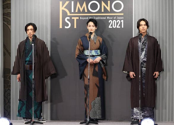 November 9, 2021, Tokyo, Japan - (L-R) Japanese actor Taichi Saotome, model Ai Tominaga and actor Taishi Nakagawa display their kimono as they receive the first Kimonoist award for the promotion of Japanese traditional dresses in Tokyo on Tuesday, November 9 2021.  (173989243)