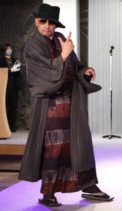 November 9, 2021, Tokyo, Japan - Japanese musician Ken Yokoyama displays kimono as he receives the first Kimonoist award for the promotion of Japanese traditional dresses in Tokyo on Tuesday, November 9 2021.  (173989355)