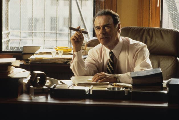 Film Still from Mr. Wrong Dean Stockwell (1996) Touchstone Pictures Photo Credit: Suzanne Tenner  Copyright: xx 31042341 The Hollywood Archive