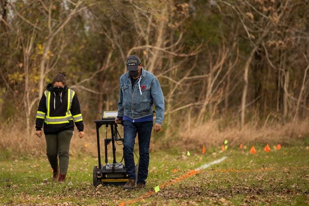 November 9, 2021, Brantford, ON, Canada: Community members, joined by Six Nations Police, conduct a search for unmarked graves using ground-penetrating radar on the 500 acres of the lands associated with the former Indian Residential School, the Mohawk Institute, in Brantford, Ont., Tuesday, November 9, 2021. Brantford Canada - ZUMAc35_ 20211109_zaf_c35_022 Copyright: xNickxIwanyshynx