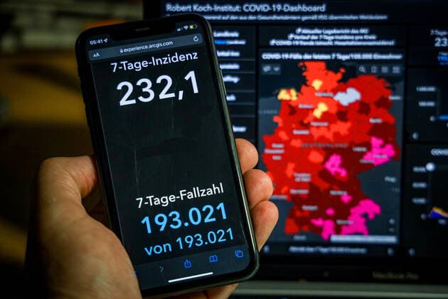 Coronavirus in Germany Covid 19 Dashboard of the Robert Koch Institute 10 11 2021 Robert Koch Institute 7 days Incidence 232.1 7 days Number of cases 193 021 COVID 19 cases 4 844 054 Addition of 39 676 compared to the previous day COVID 19 deaths 96 963 Addition of 236 compared to the previous day