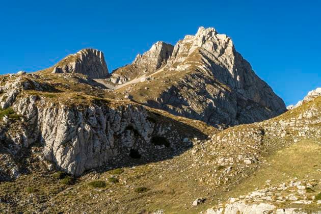 Bobotov Kuk Bobotov Kuk, höchster Berg Montenegros, Durmitor Nationalpark, Žabljak, Montenegro, Europa Mountain Bobotov Kuk, highest point of Durmitor National Park, Žabljak, Montenegro, Europe *** Bobotov Kuk Bobotov Kuk, highest mountain of Montenegro, Durmitor National Park, Žabljak, Montenegro, Europe Mountain Bobotov Kuk, highest point of Durmitor National Park, Žabljak, Montenegro, Europe