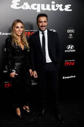 Journalists Juanma Castano (R) and Helena Condis (L) pose for the photographers during the 2021 Esquire Man of the Year Award for Esquire magazine gala held in Madrid, Spain, 10 November 2021. 2021 Esquire Man of the Year Award !ACHTUNG: NUR REDAKTIONELLE NUTZUNG!  Copyright: xJUANJOxMARTINx(es-ES)x GRAF036 20211110-93ee602ab958a96c156a1dc526ceb4d57a587cec