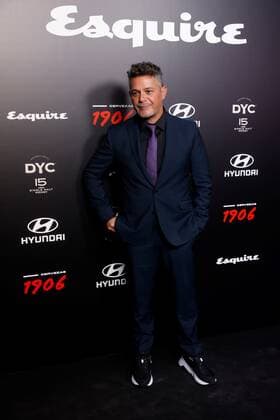 Spanish singer Alejandro Sanz poses for the photographers before receiving the 2021 Esquire Man of the Year Award for Esquire magazine in Madrid, Spain, 10 November 2021. 2021 Esquire Man of the Year Award !ACHTUNG: NUR REDAKTIONELLE NUTZUNG!  Copyright: xJUANJOxMARTINx(es-ES)x GRAF096 20211110-7c11fec61134a0bbe45dc7014f655212fececcc7