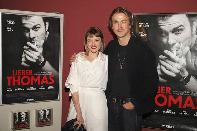 Jella Haase and Albrecht Schuch at the preview of the movie Lieber Thomas at Zeise Kino Hamburg, 10 11 2021 Foto:xgbrcix xFuturexImage