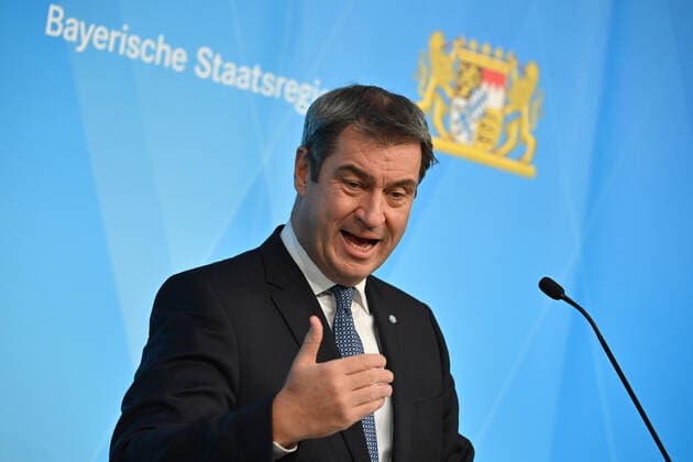 Markus SOEDER State Premier of Bavaria and CSU Chairman , gestures,single image,cropped single image,half figure,half figure Press conference after consultations with representatives of Bavarian hospitals about the current Corona situation in the Bavarian hospitals and especially in the intensive care units on 11 11 2021 in the Prinz Carl Palais in Munich