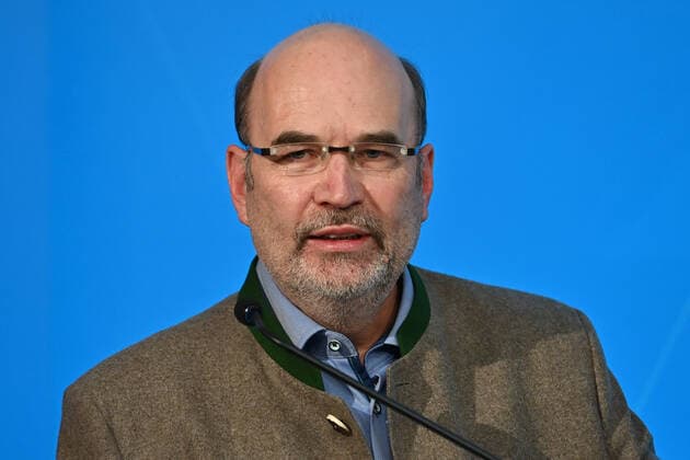 Dr Thomas Weiler, Managing Director of Starnberger Kliniken, single image, single cropped image, portrait, portrait, portrait Press conference after consultations with representatives of Bavarian hospitals about the current Corona situation in the Bavarian hospitals and especially in the intensive care units on 11 11 2021 in the Prinz Carl Palais in Munich