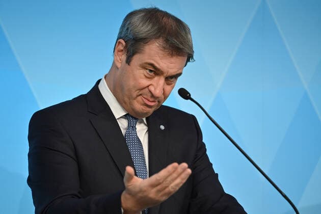 Markus SOEDER Ministerpraesident Bavaria and CSU chairman ,Gesture, single picture, cut single motive, Portraet, Portrait, Portrait press conference after consultation with representatives of Bavarian hospitals over the current Corona situation in the Bavarian hospitals and in particular on the intensive care units on 11 11 2021 in the prince Carl Palais in Munich