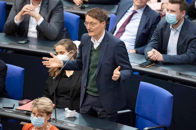 Karl Lauterbach at the 2 session of the German Bundestag in the Reichstag building Berlin, 11 11 2021 Foto:xF.xKernx xFuturexImage