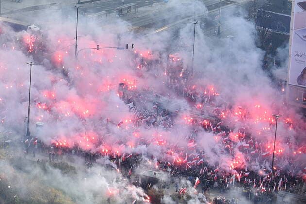 Bilder des Jahres 2021, News 11 November News Themen der Woche KW45 News Bilder des Tages Newspix.pl 11.11.2021 Warsaw Polish far-right march during National Independence Day celebration in Warsaw Damian Burzykowski Newspix.pl  DB111121_003