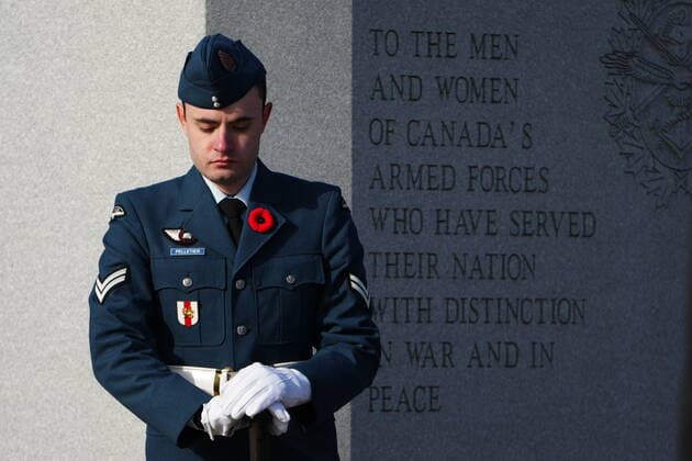 November 11, 2021, Ottawa, ON, Canada: A soldier stands during Remembrance Day services at the National Military Cemetery in Ottawa on Thursday, Nov. 11, 2021. Ottawa Canada  - ZUMAc35_ 20211111_zaf_c35_021 Copyright: xSeanxKilpatrickx