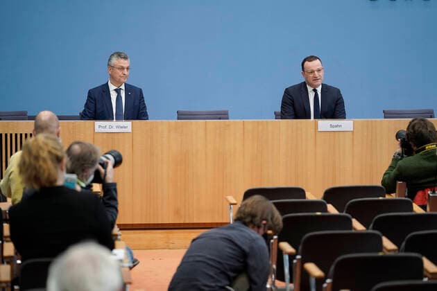 BPK to the Corona situation current,12 11 2021,Berlin,Federal Minister of Health Jens Spahn together with Professor Dr Lothar H Wieler, President Robert Koch Institut RKI with the Federal Press Conference to the topic Corona situation Berlin Berlin Germany