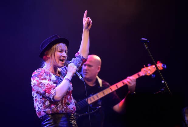 Entertainment Bilder des Tages Singer Agnieszka Karas and frontman Piotr Gludkowski of Polish band The Muddlers perform during The Sumperk festival Blues Alive 2021 in Sumperk, Czech Republic, November 12, 2021. (CTKxPhoto LudekxPerina) CTKPhotoP2021111208884  LPE 012