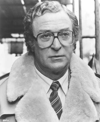 OSCARS. Bester Nebendarsteller. Preisträger 1981-1990 HANNAH AND HER SISTERS HANNAH AND HER SISTERS US 1986 MICHAEL CAINE Date: 1986. Strictly editorial use only in conjunction with the promotion of the film. Credit line mandatory. This image is copyright of the film company and is supplied under the terms of issue as film still. No commercial or book cover use permitted without prior consent from the film company.  Mandatory credit line: Courtesy ORION PICTURES JACK ROLINS- CHARLES H JOFFE PRODUCTIONS Ronald Grant Mary Evans