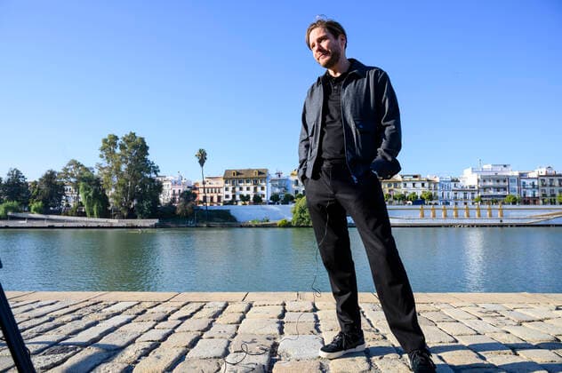 Spain: Final stretch of the 18th Seville Film Festival Daniel Brühl poses during a photocall in the Seville Film Festival a side the Gualdalquivir river in November 12th, 2021. Seville Seville Spain Copyright: ÁngelxGarcía