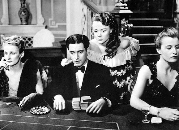 THIRD TIME LUCKY BR 1949 THIRD TIME LUCKY BR 1949 DERMOT WALSH, GLYNIS JOHNS Date: 1949. Strictly editorial use only in conjunction with the promotion of the film. Credit line mandatory. This image is copyright of the film company and is supplied under the terms of issue as film still. No commercial or book cover use permitted without prior consent from the film company.  Mandatory credit line: Courtesy Ronald Grant Mary Evans