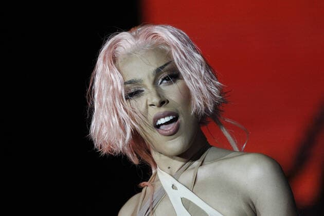 Doja Cat performs on stage during the Day N Vegas Music Festival at the Las Vegas Festival Grounds in Las Vegas, Nevada on Saturday, November 13, 2021.  LAV2021111378 JAMESxATOA