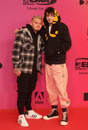 Desh (L) and Azahriah arrive at the MTV Europe Music Awards in Budapest, Hungary on Sunday, November 14, 2021.  HUN20211114008 SVENxHOOGERHUIS