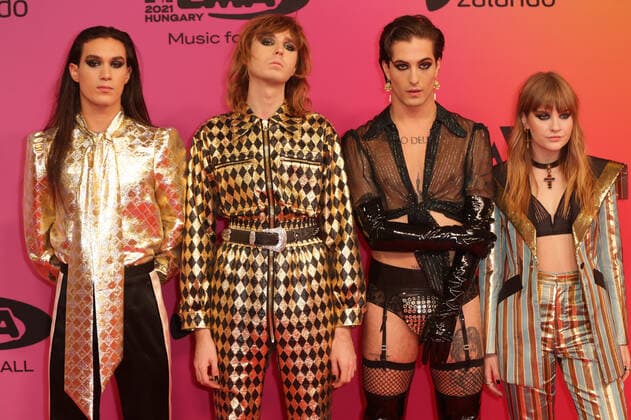 (From L to R) Ethan Torchio, Thomas Raggi, Damiano David and Victoria De Angelis of the band Maneskin arrive at the MTV Europe Music Awards in Budapest, Hungary on Sunday, November 14, 2021.  HUN20211114023 SVENxHOOGERHUIS